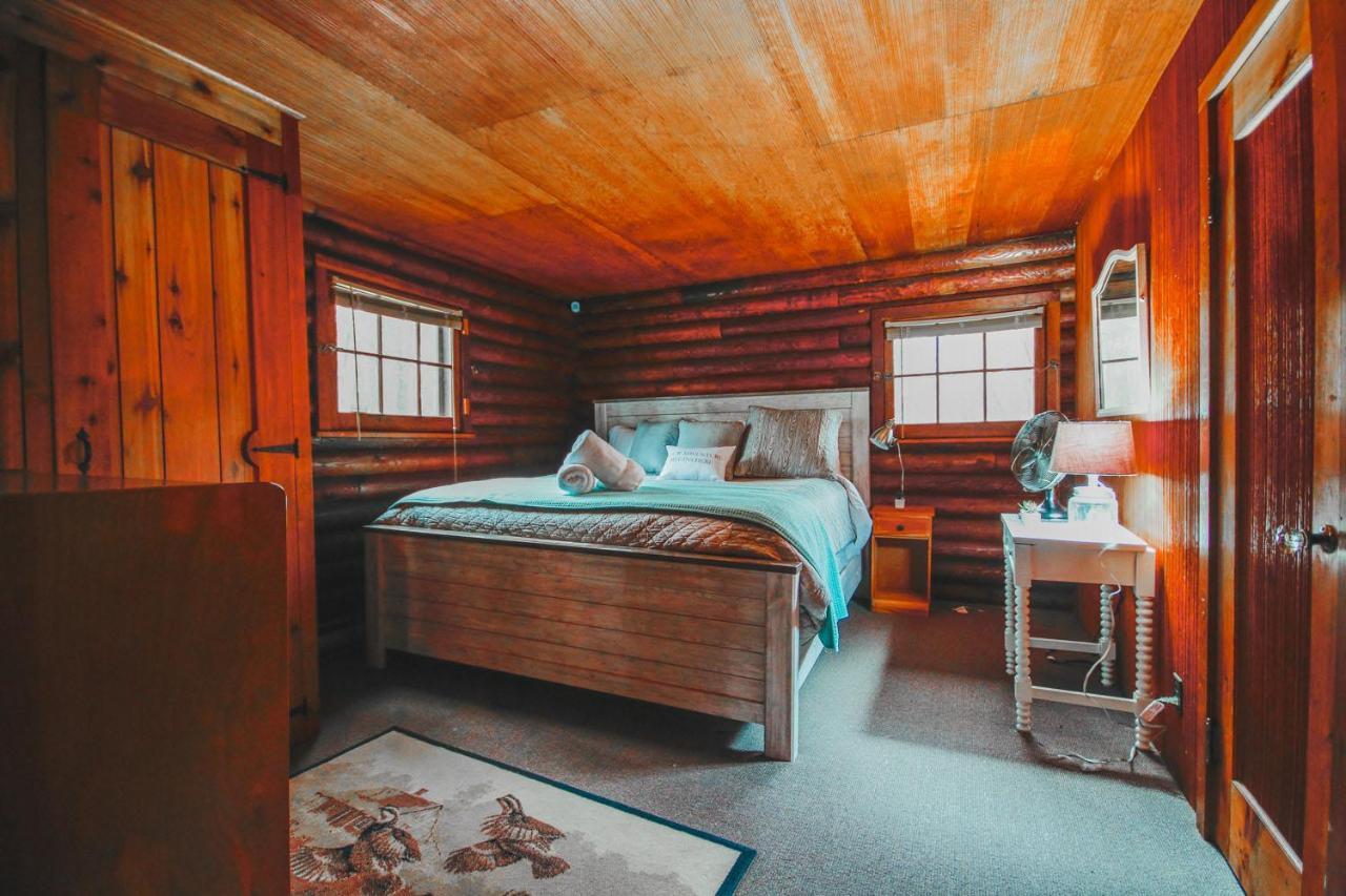Long Point Eco-Adventures Villa Normandale Екстериор снимка